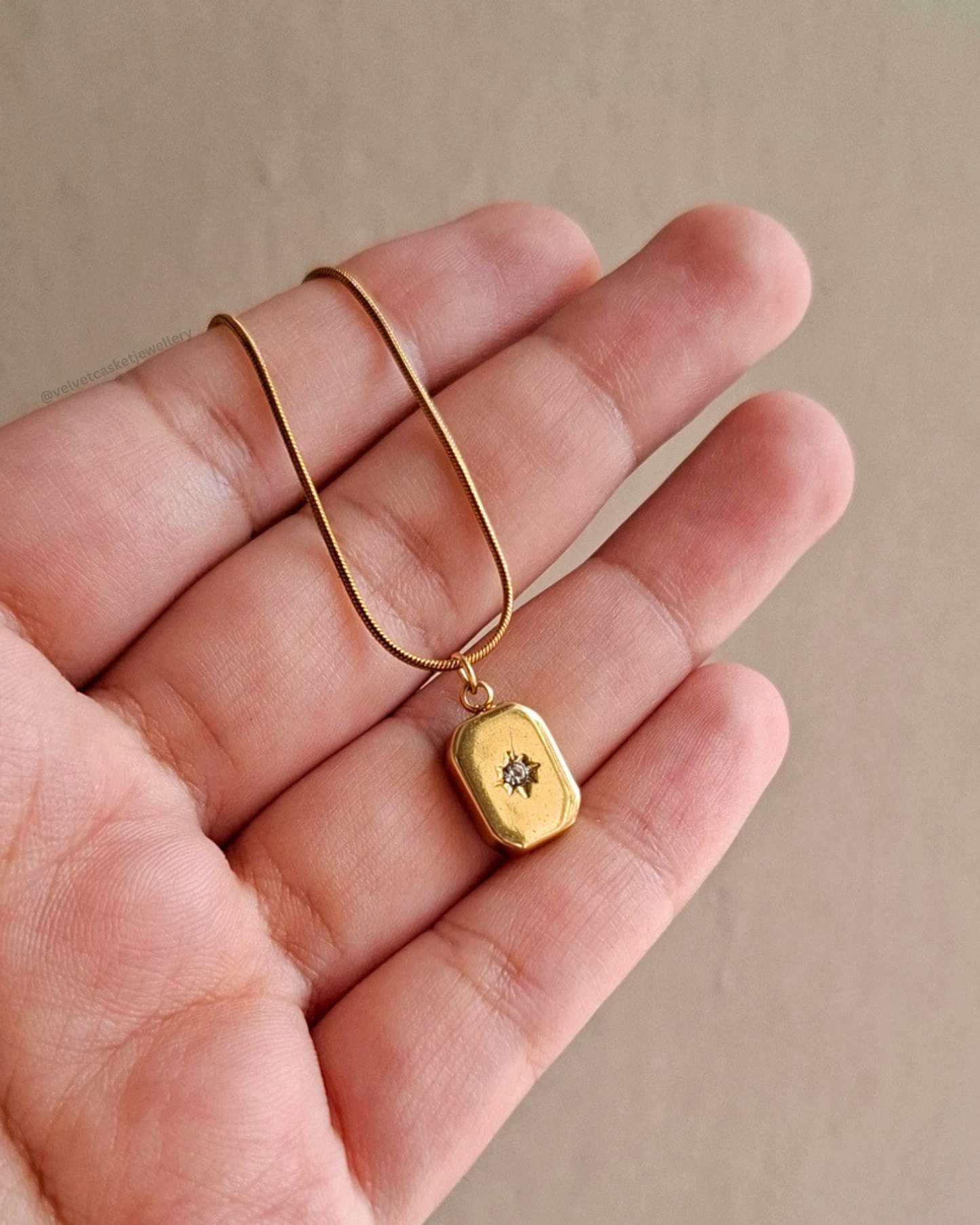 Tara Pendant ( Anti Tranish )