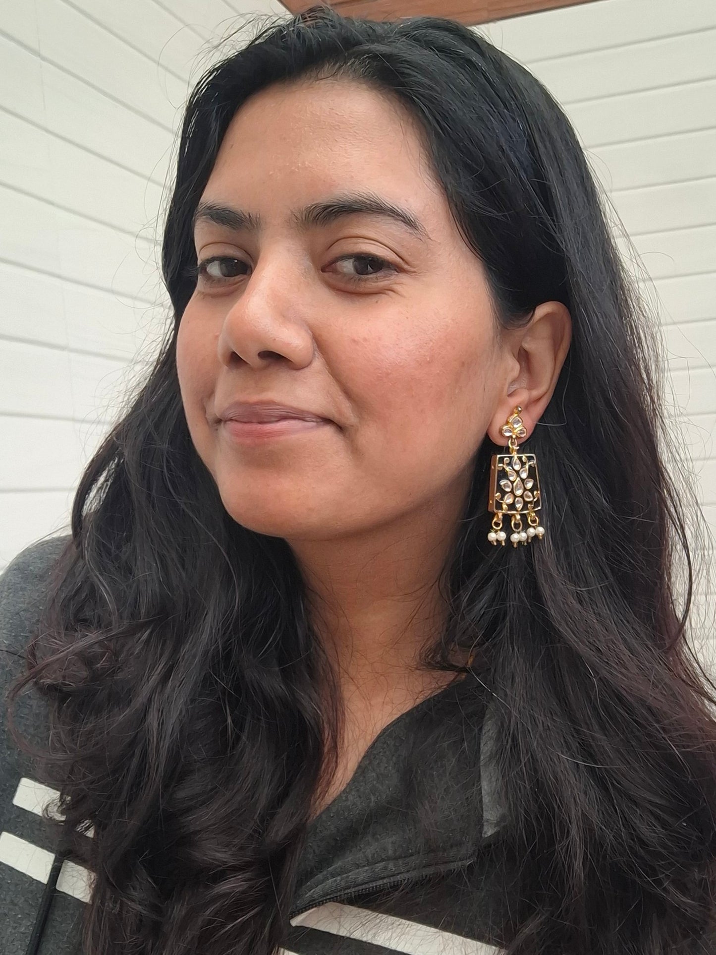 Naeva : Black Kundan Earrings