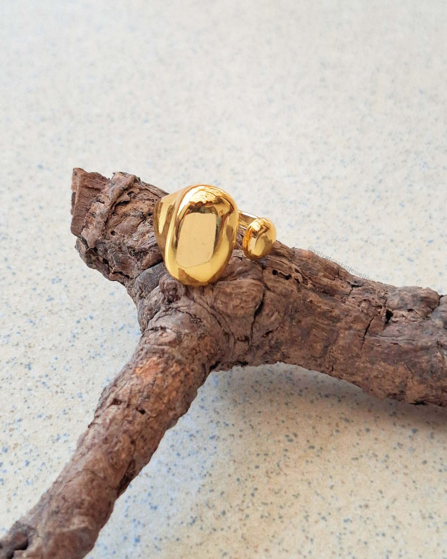 Raahe Adjustable Ring (Anti - Tarnish)
