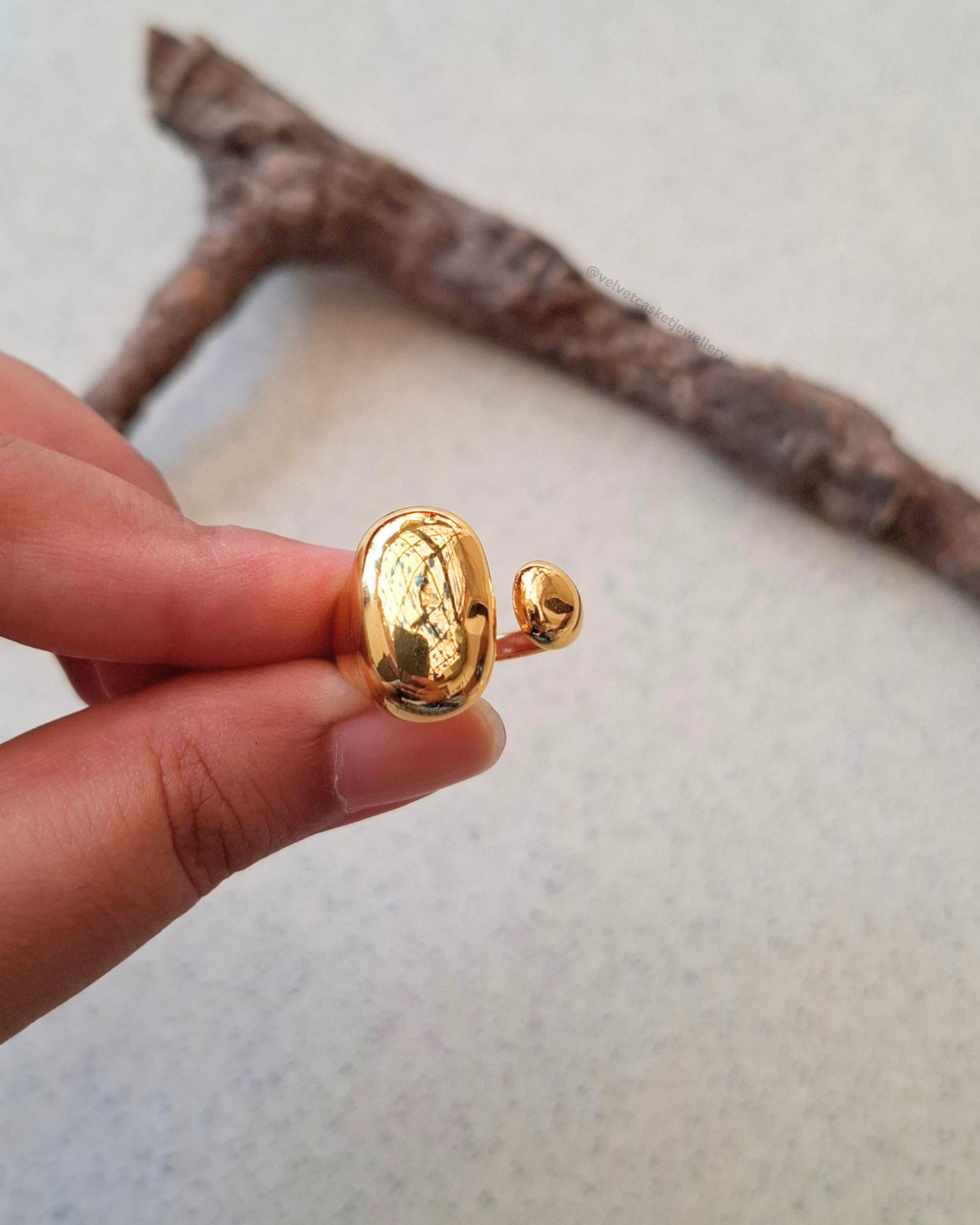 Raahe Adjustable Ring (Anti - Tarnish)