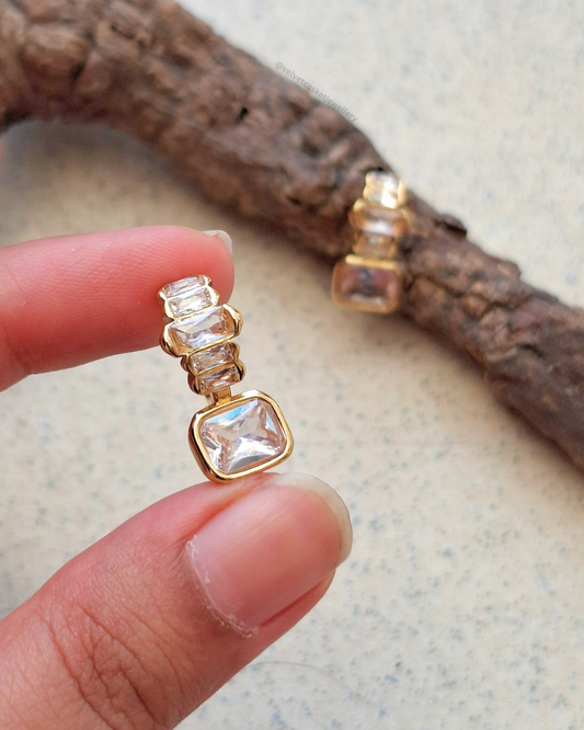 Majvi Earrings ( Anti Tranish )