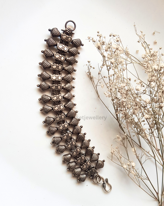 Johri Oxidised Bracelet (2.4)