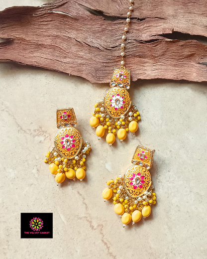 Inaayat Mustard Meenakari Necklace Set