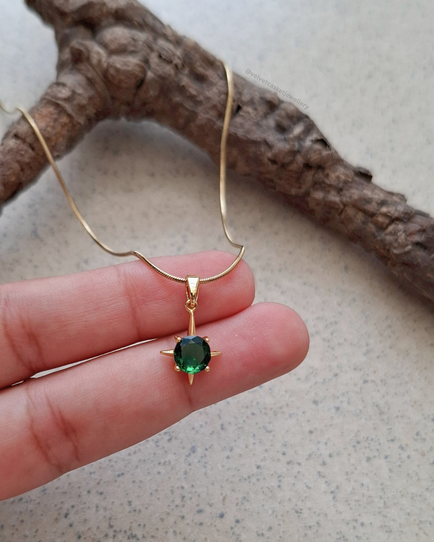 Raya Pendant ( Anti Tranish )
