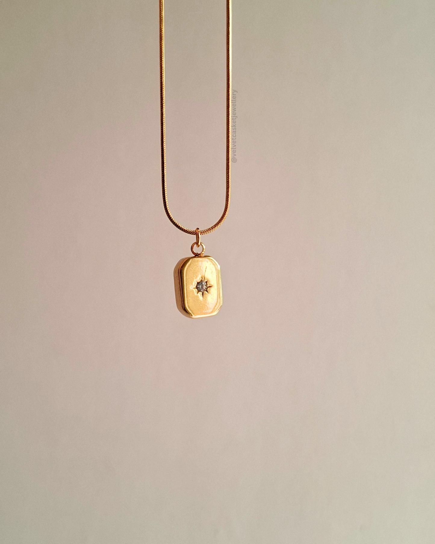 Tara Pendant  ( Anti Tranish )