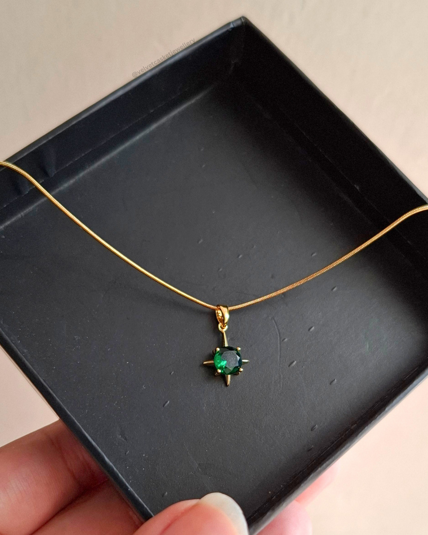 Raya Pendant ( Anti Tranish )