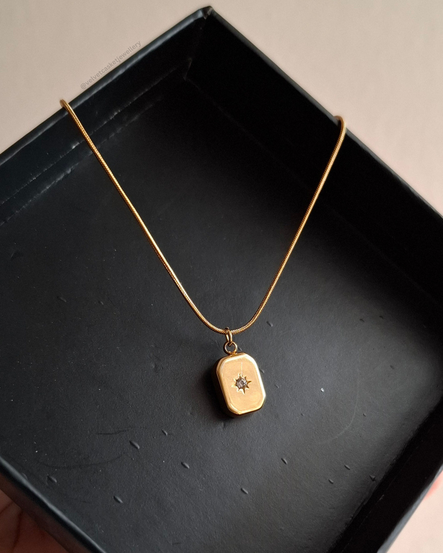 Tara Pendant  ( Anti Tranish )