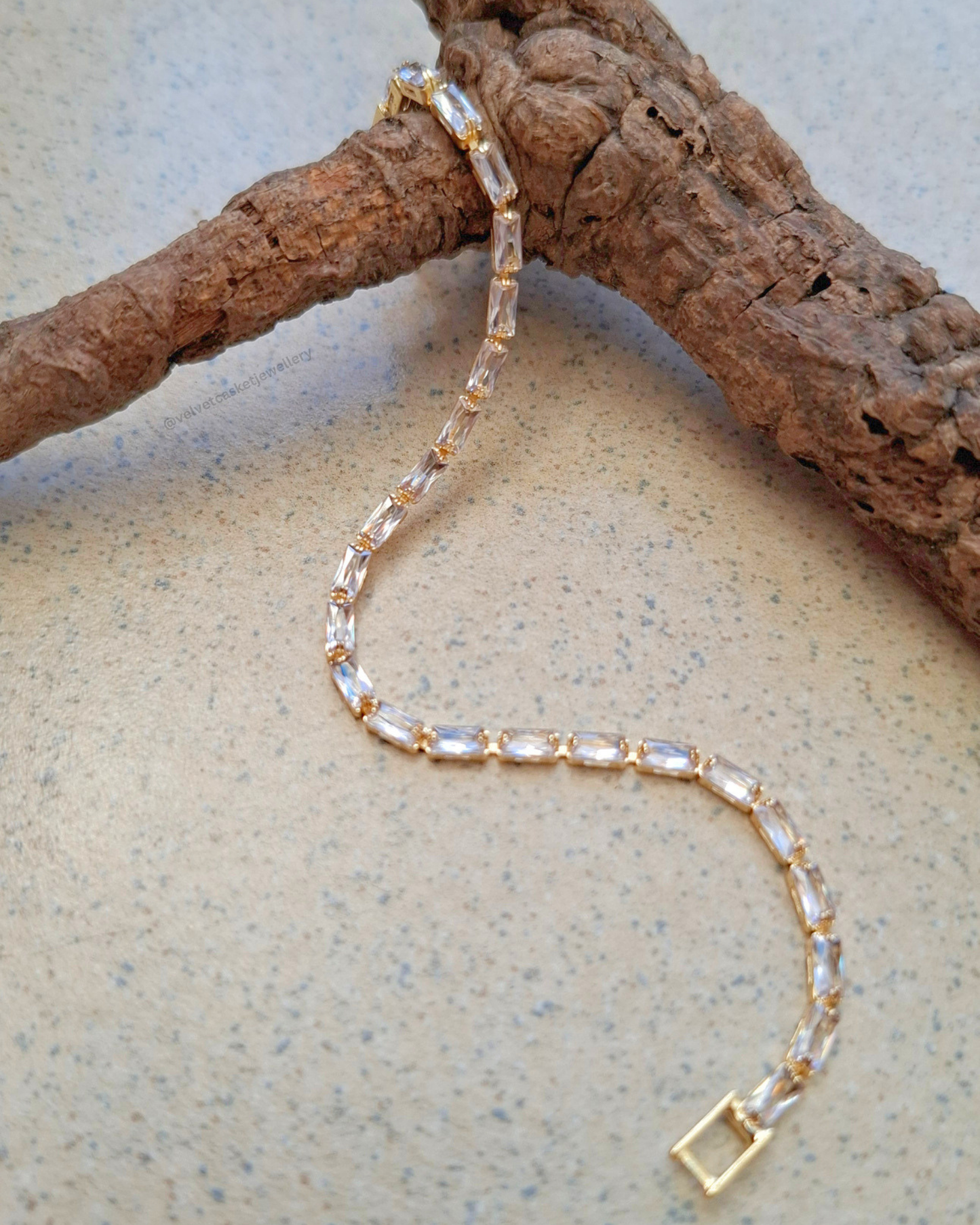 Vie Tennis Bracelet ( Anti Tranish )