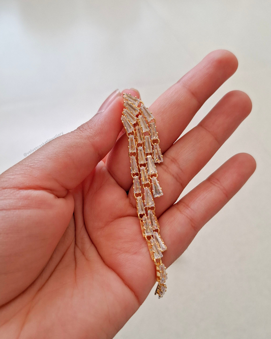 Miu Earrings ( 92.5 Earring post  )