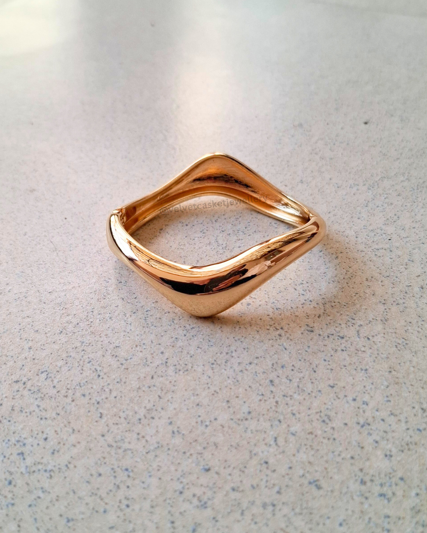 Raxi Statement Bracelet ( Anti Tranish )