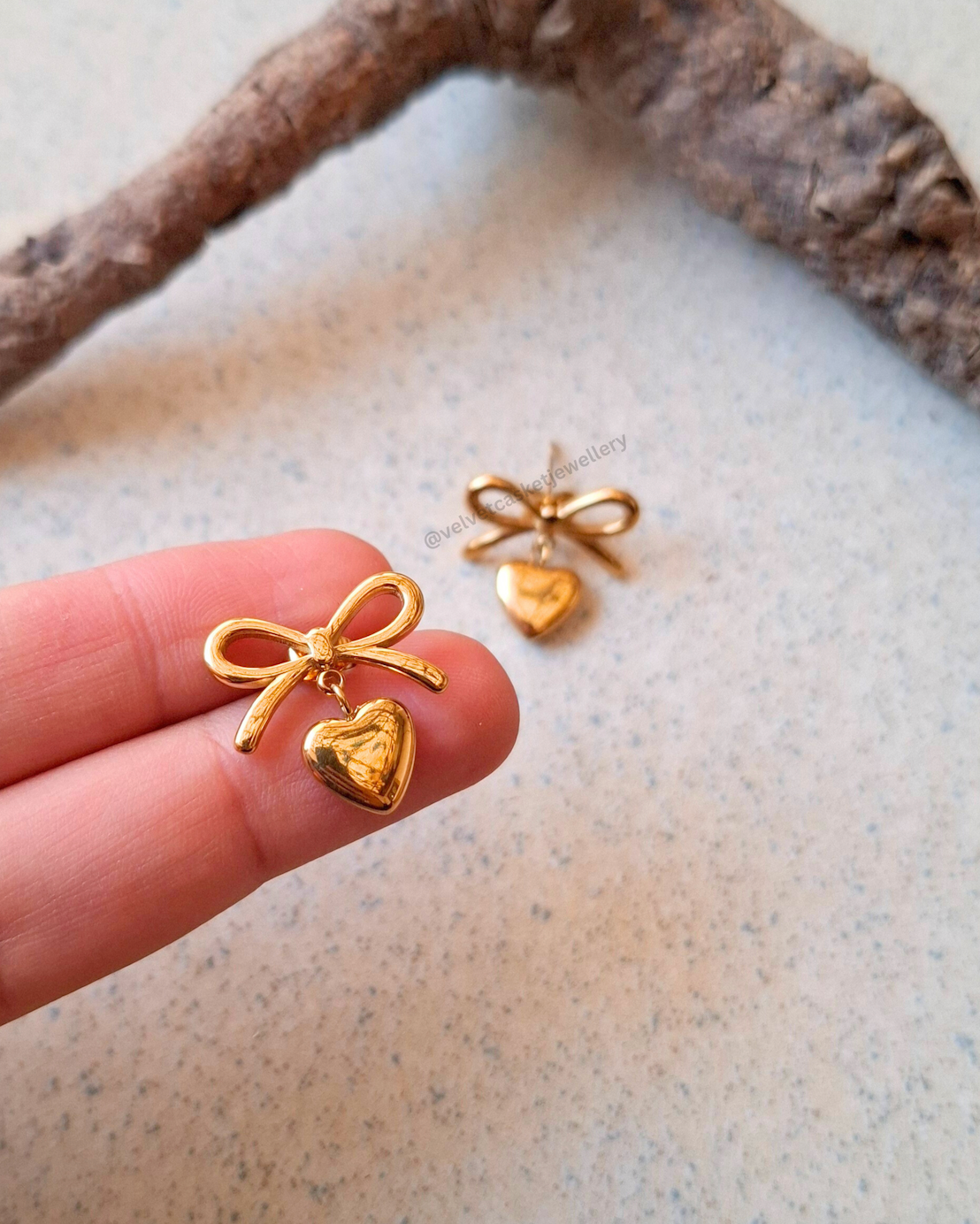 Arha Earrings ( Anti Tranish )