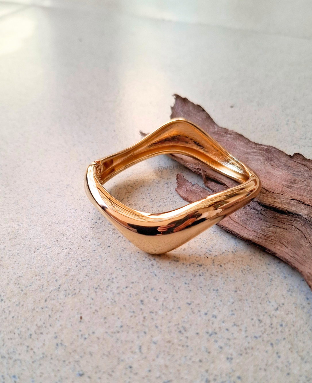 Raxi Statement Bracelet ( Anti Tranish )