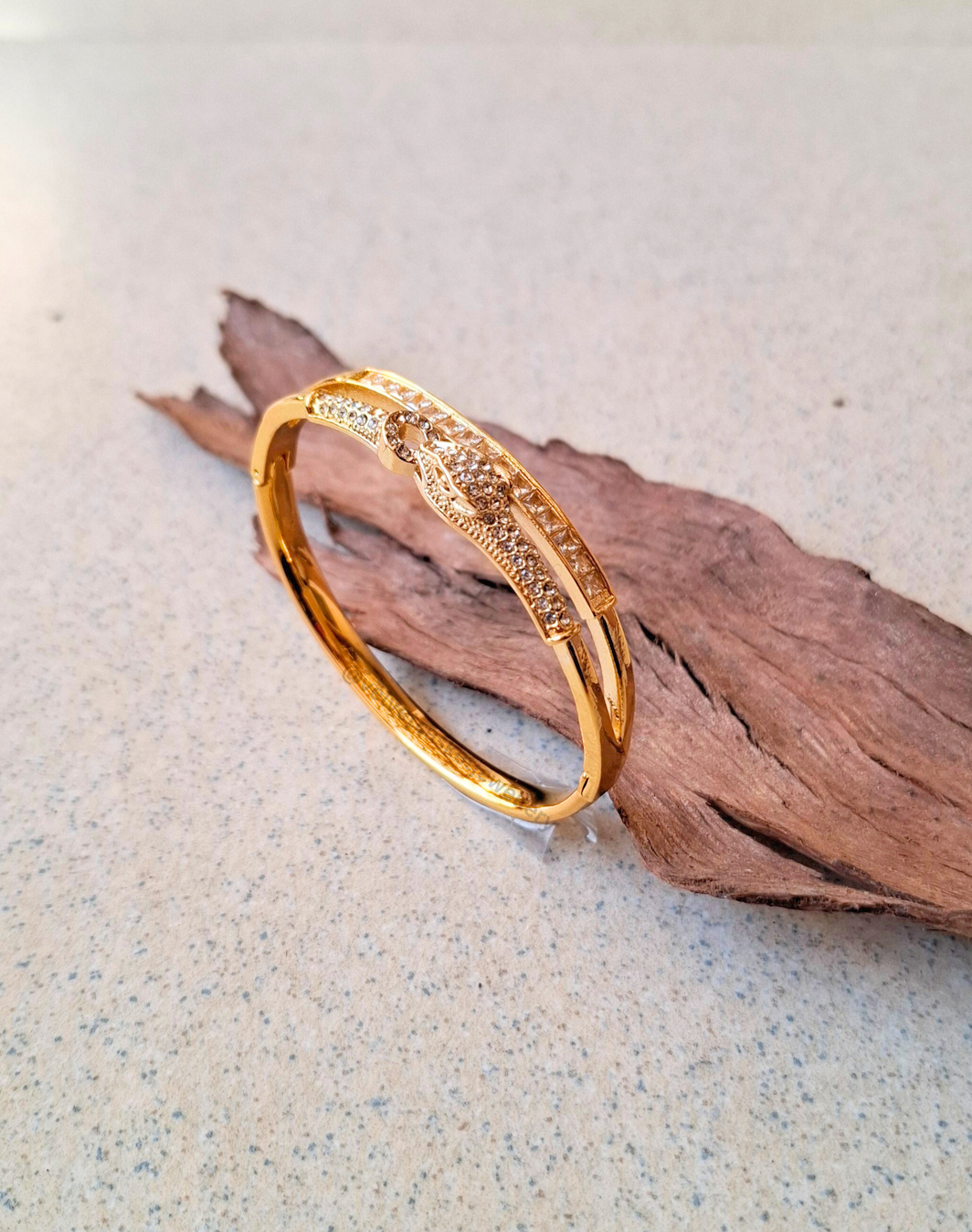 Zeno Statement Bracelet ( Anti Tranish )