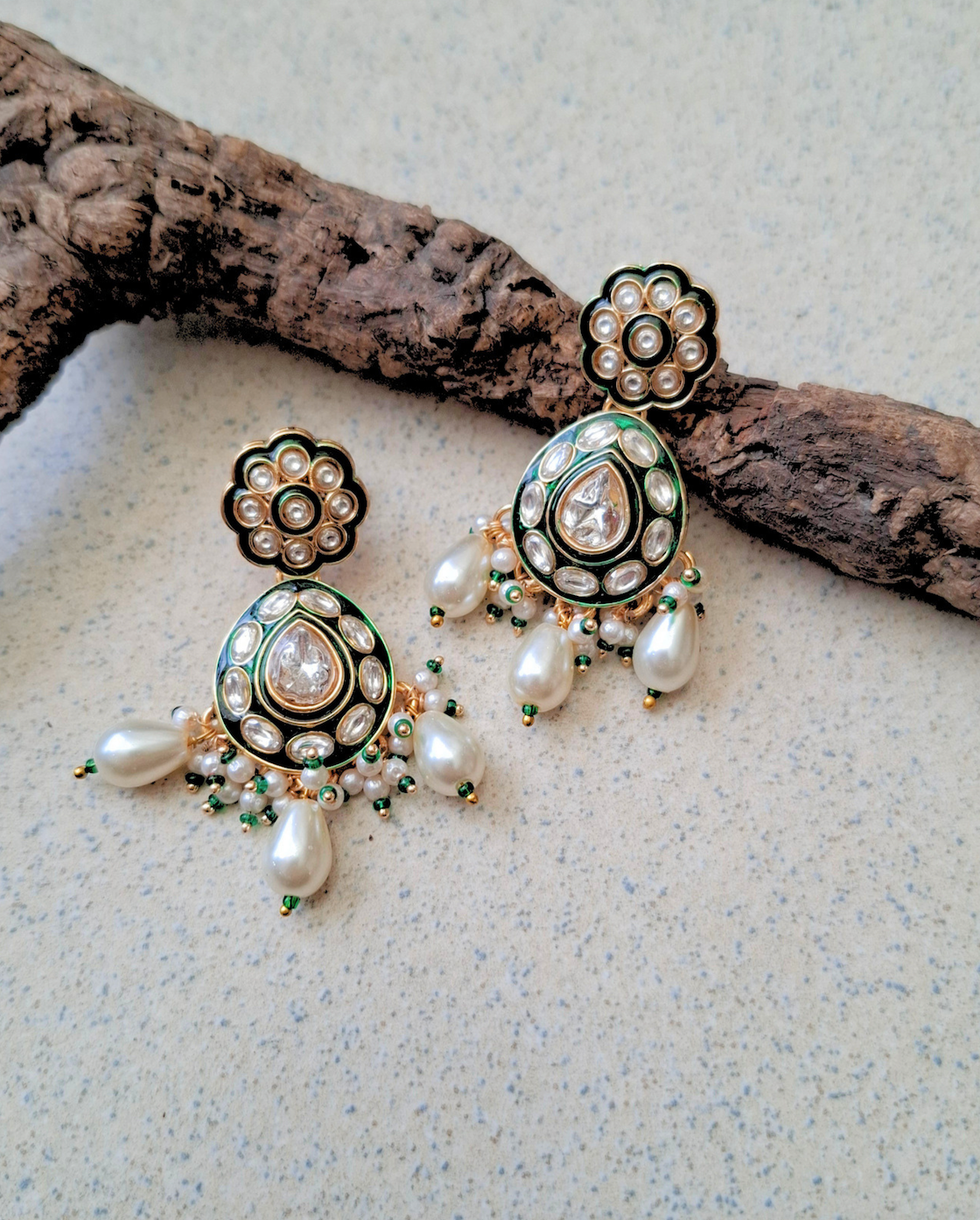 Driti Kundan Necklace Set