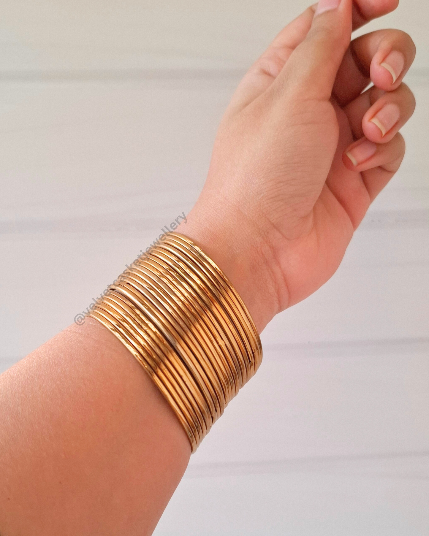 Preksha Golden Bangles Set