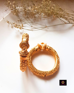 Tavish : Copper Kadas. (2.6)